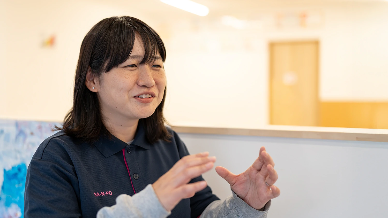 仕事への想いを語る長見美里さん